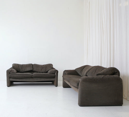 Set of Two Maralunga Sofas by Vico Magistretti for Cassina, Italy 1970s