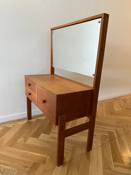 Small Oak Dresser