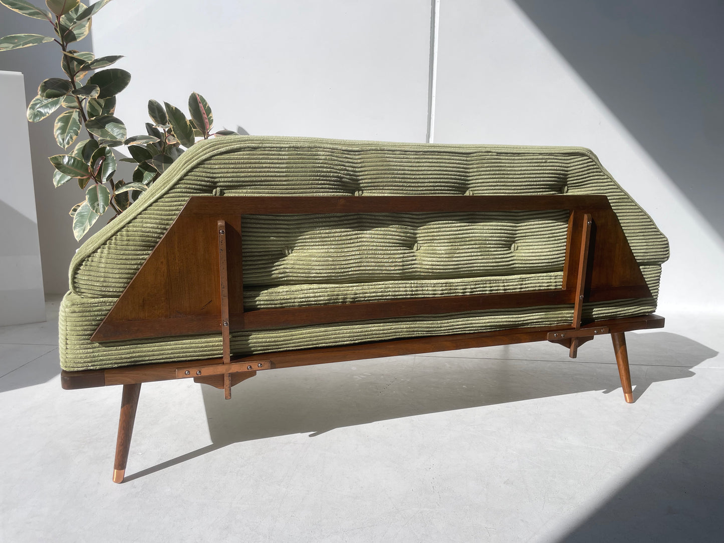 Mid-Century Daybed