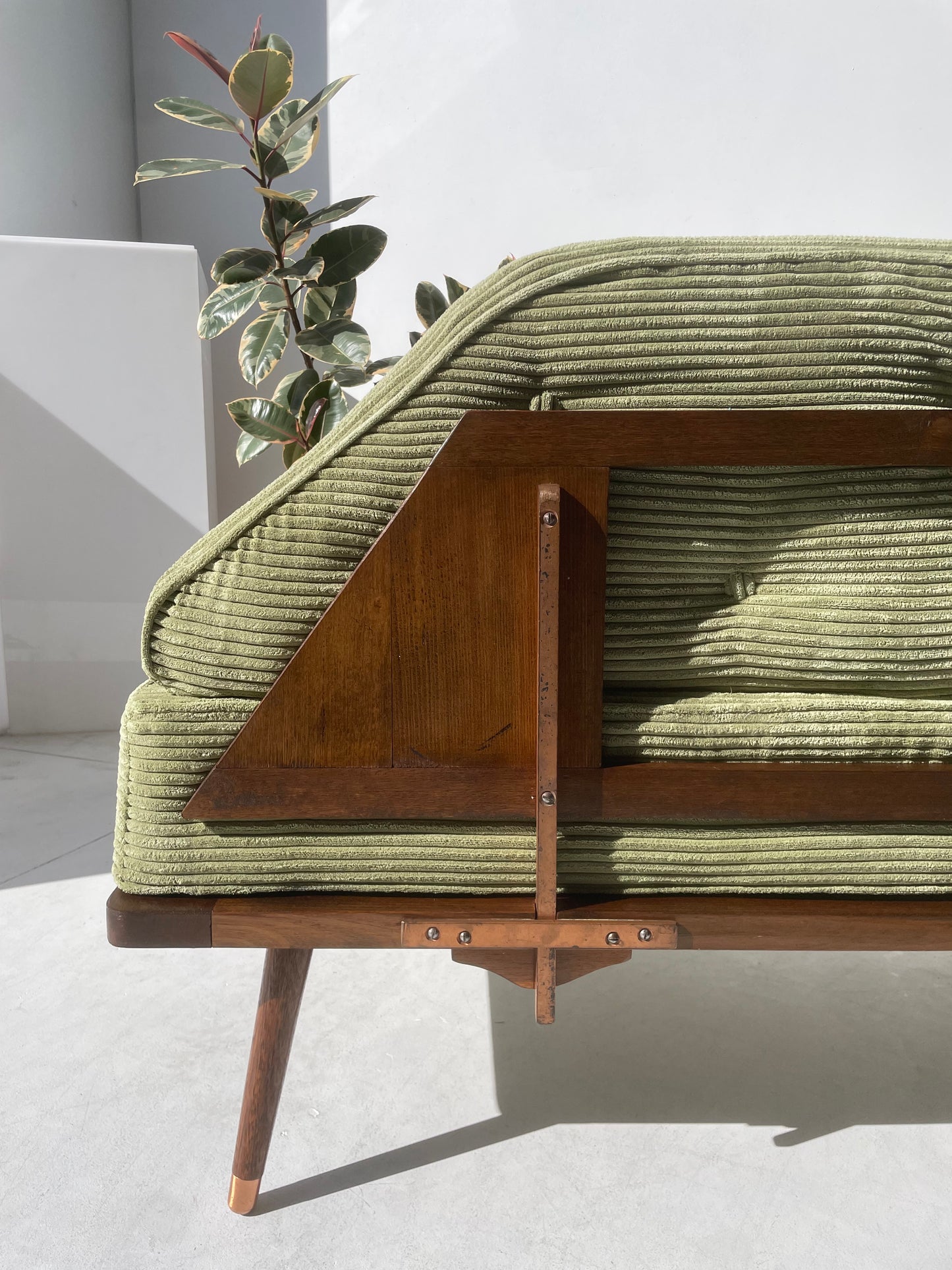 Mid-Century Daybed