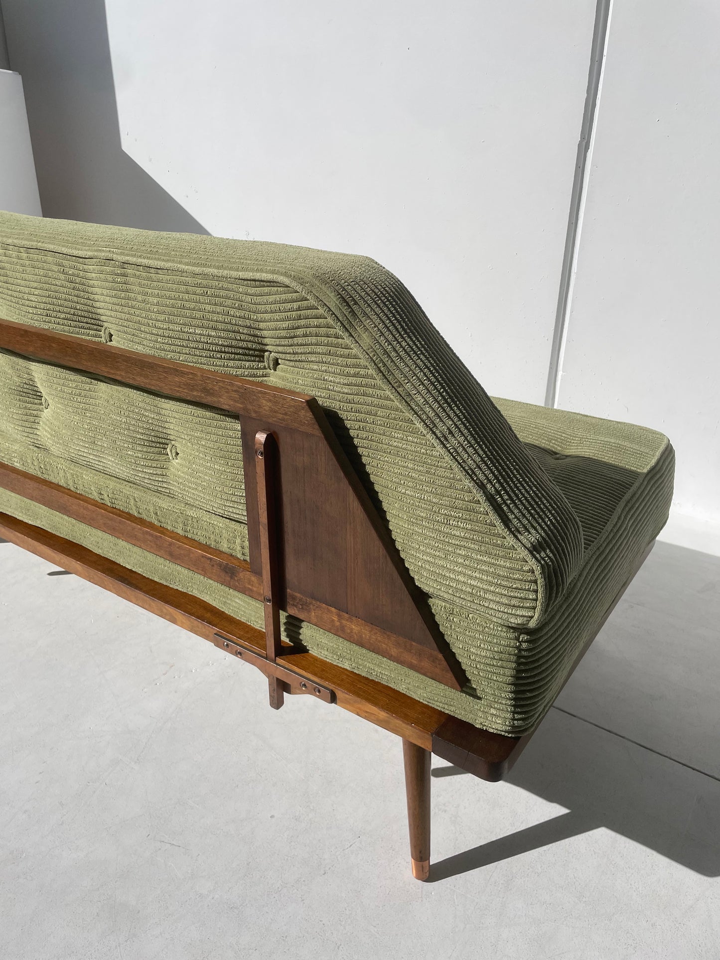 Mid-Century Daybed