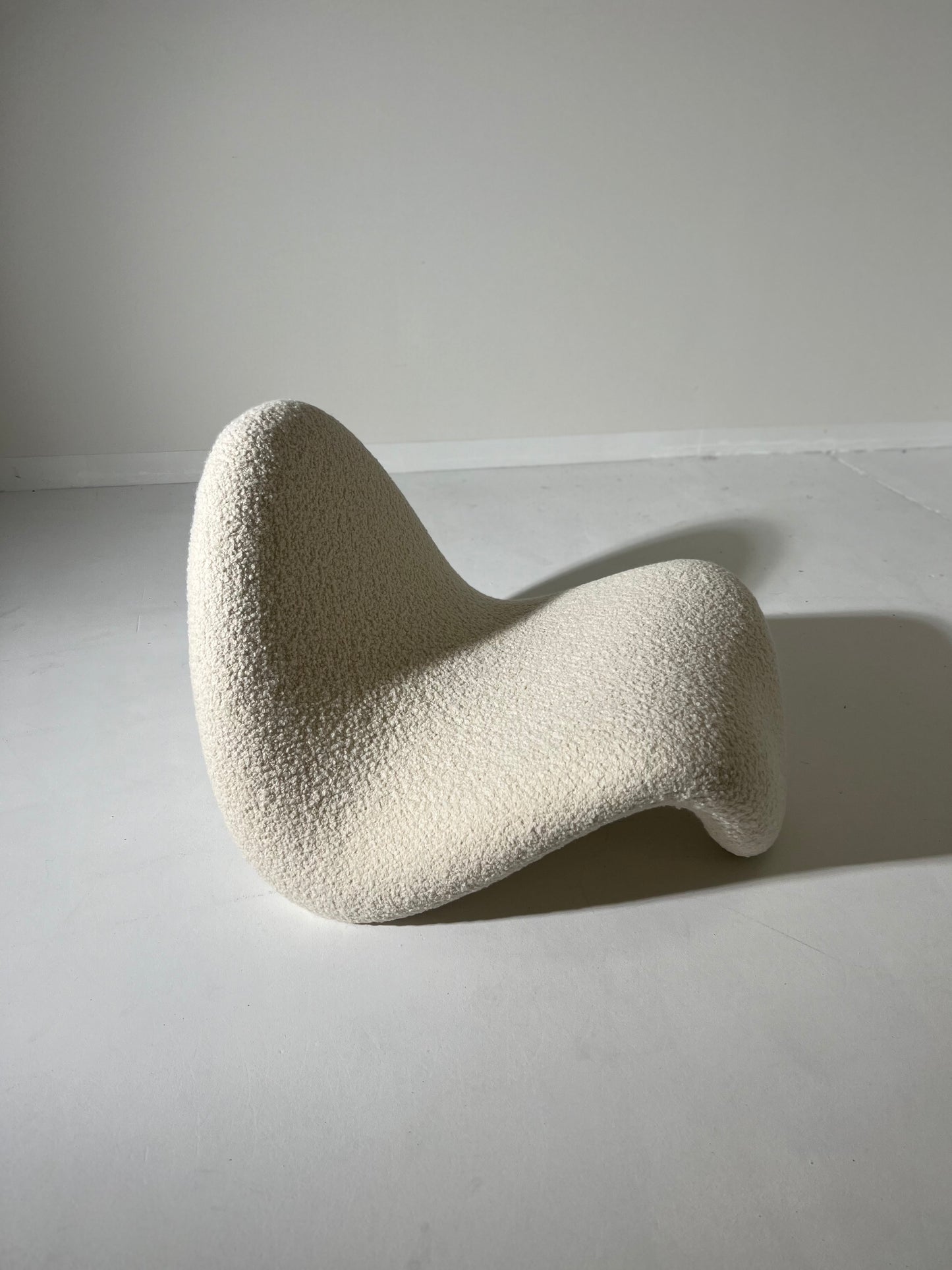 Pierre Paulin Tongue Chair F577