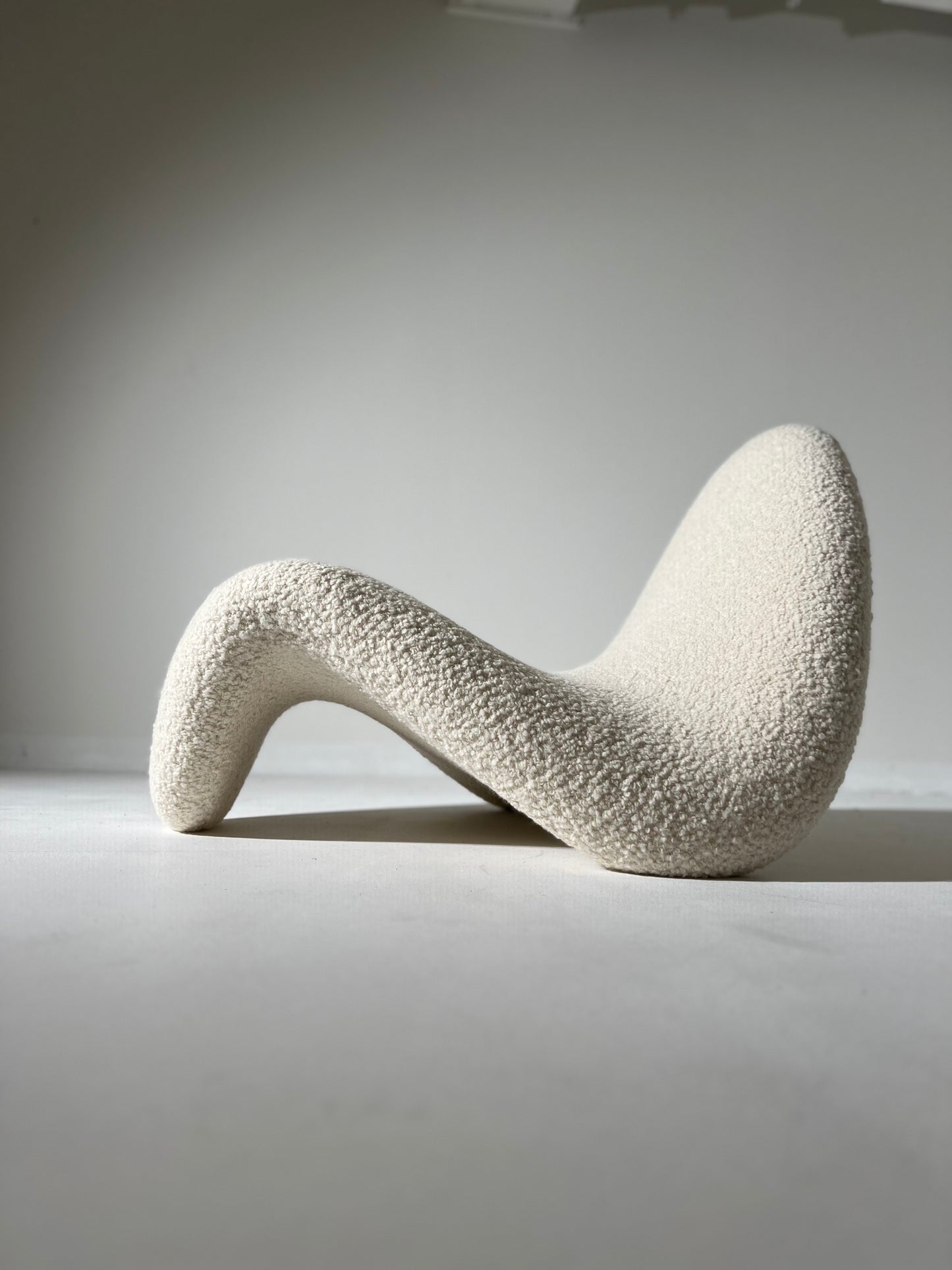 Pierre Paulin Tongue Chair F577