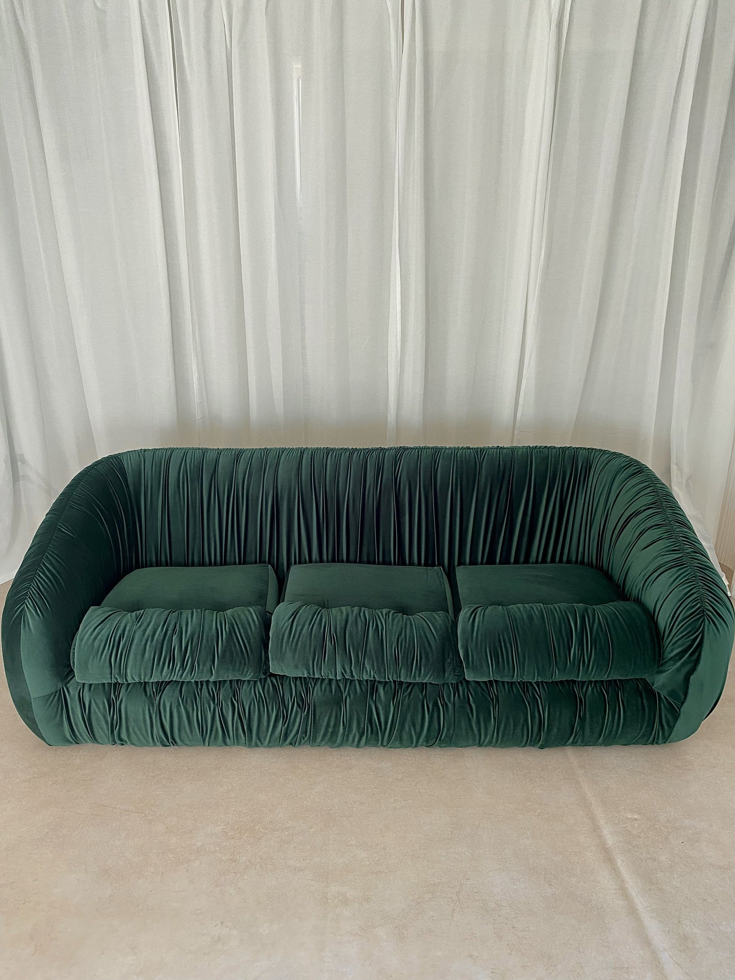 - Flerbelle Sofa & Armchairs