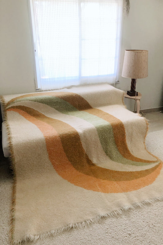 - Vintage Handmade Swirl Reversible Rug